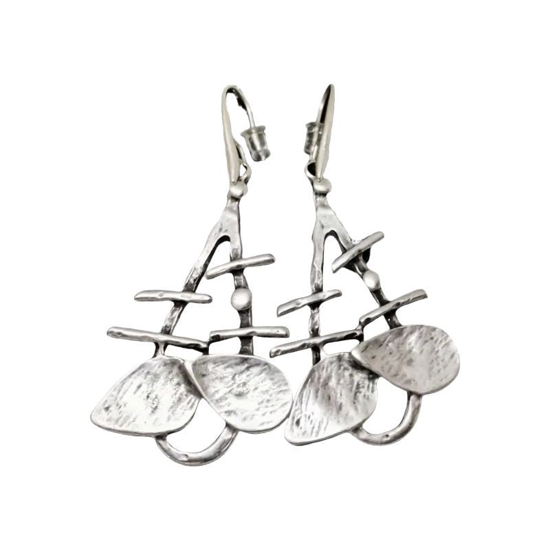 Retro Creative Leaves Hollow Step Pendant Earrings Women's Fashion Personalized Niche Design